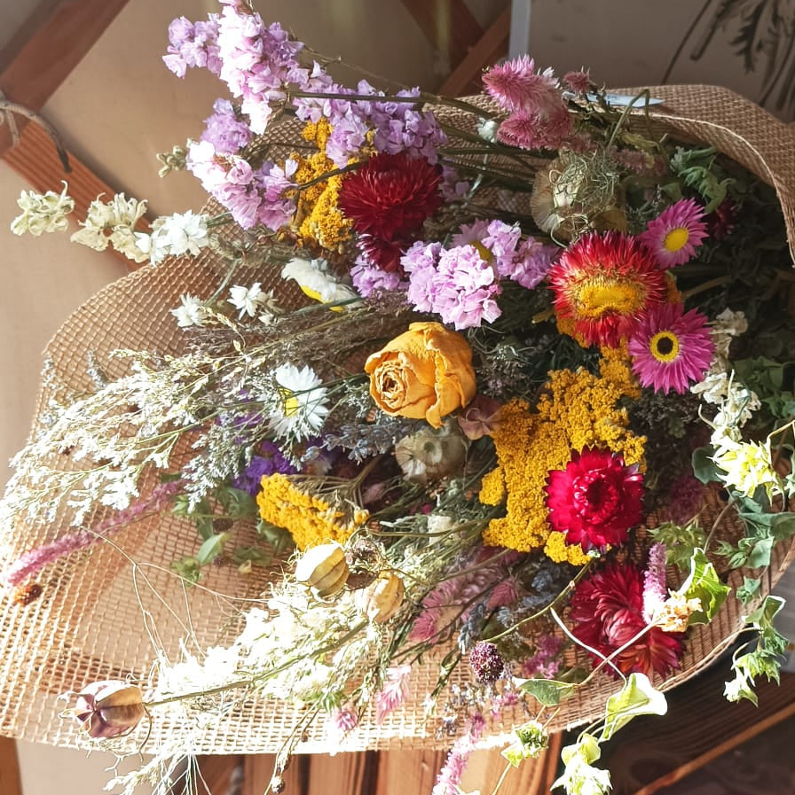 Bouquet de fleurs séchées du mois